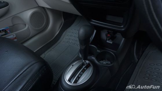 Honda Mobilio E CVT Interior 009
