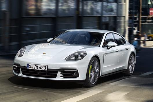 Overview Mobil: Pada 2020-2021 All New Porsche Panamera harga terbarunya Rp3,900,000 - 2,200,000 02