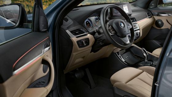 BMW X1 2020 sDrive18i xLine Interior 002