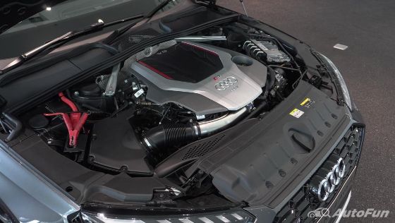 2021 Audi RS 4 Avant Lainnya 010