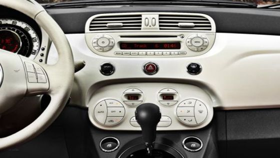 Fiat 500 2019 Interior 007