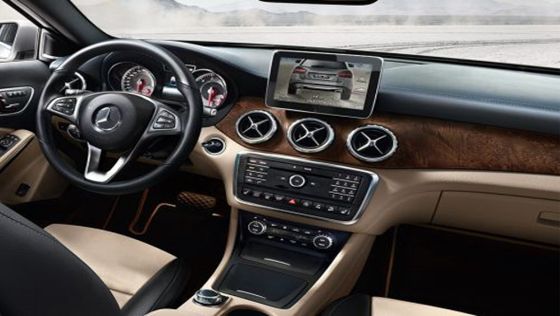 Mercedes-Benz GLA-Class 2019 Interior 001
