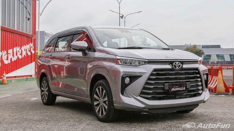 Perang LMPV: Hyundai Stargazer Popularitasnya Merosot, Toyota Avanza Masih Perkasa