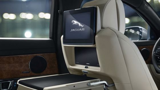 Jaguar XJ 2019 Interior 005