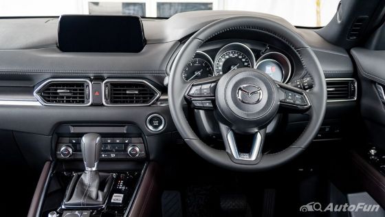 Mazda CX 8 2019 Interior 002