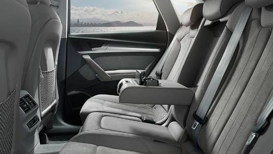 Audi Q5 2019 Interior 010