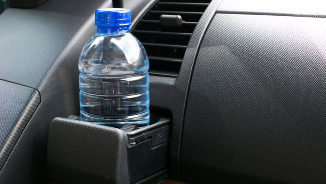Simpan Botol Air Minum Kemasan di Mobil Bisa Memicu Kanker, Benar atau Hoax? 01