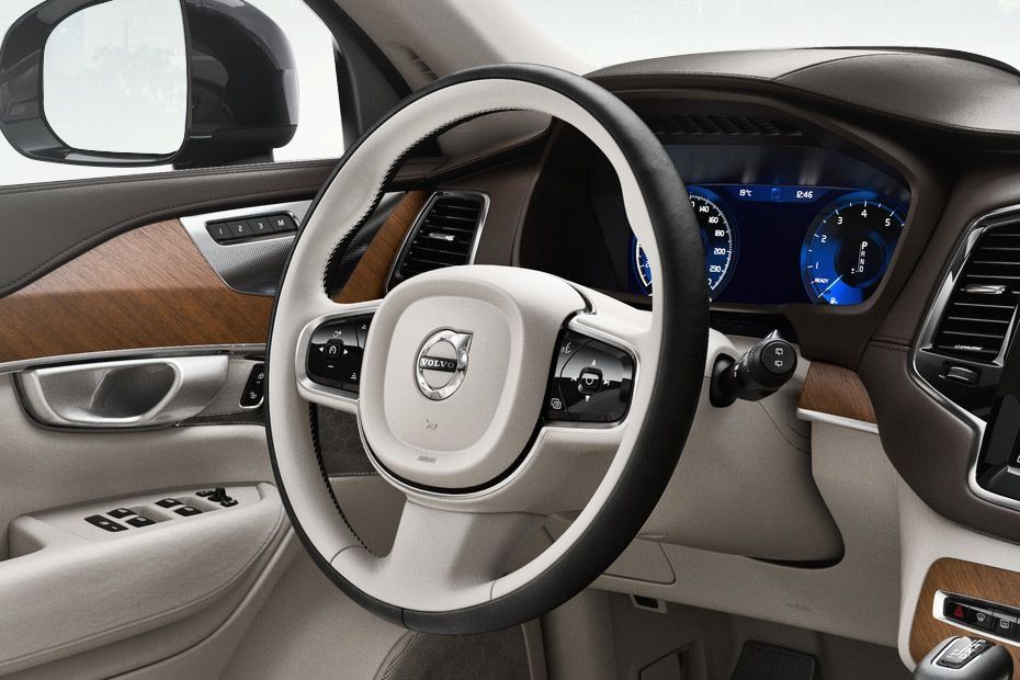 Volvo XC90 2019 Interior 002