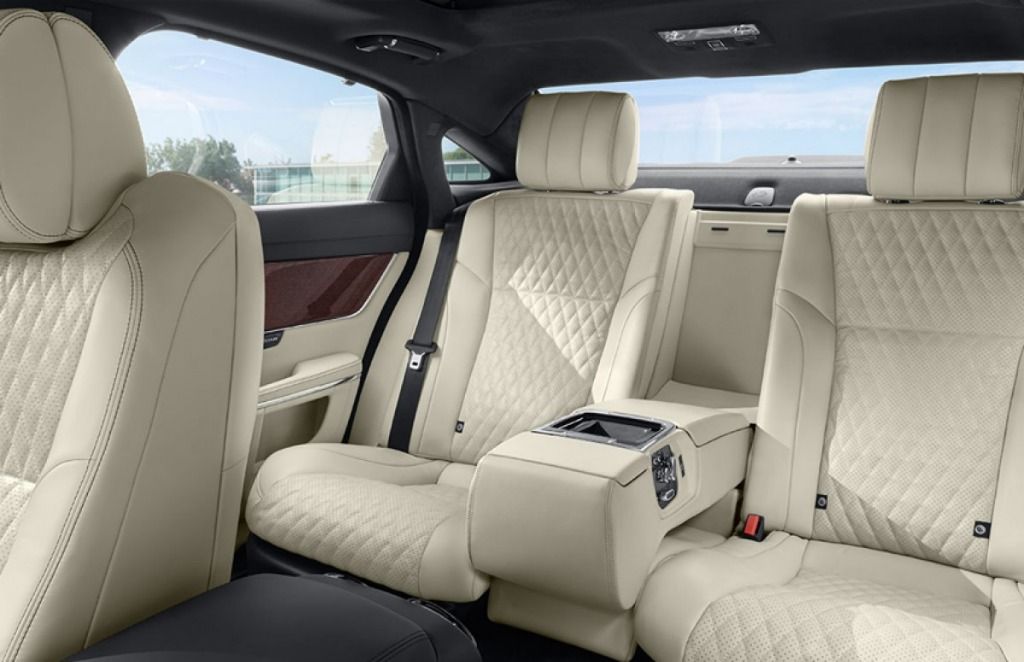 Jaguar XJ 2019 Interior 003