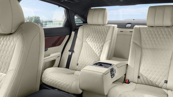 Jaguar XJ 2019 Interior 003