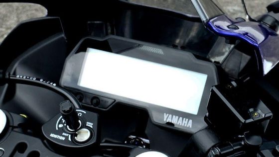 Yamaha R15 Public Eksterior 034