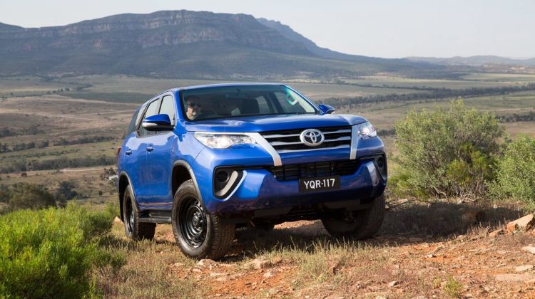 Toyota Fortuner 2021 Pilih Penggerak 4WD Daripada AWD, Apa Sih Perbedaannya?