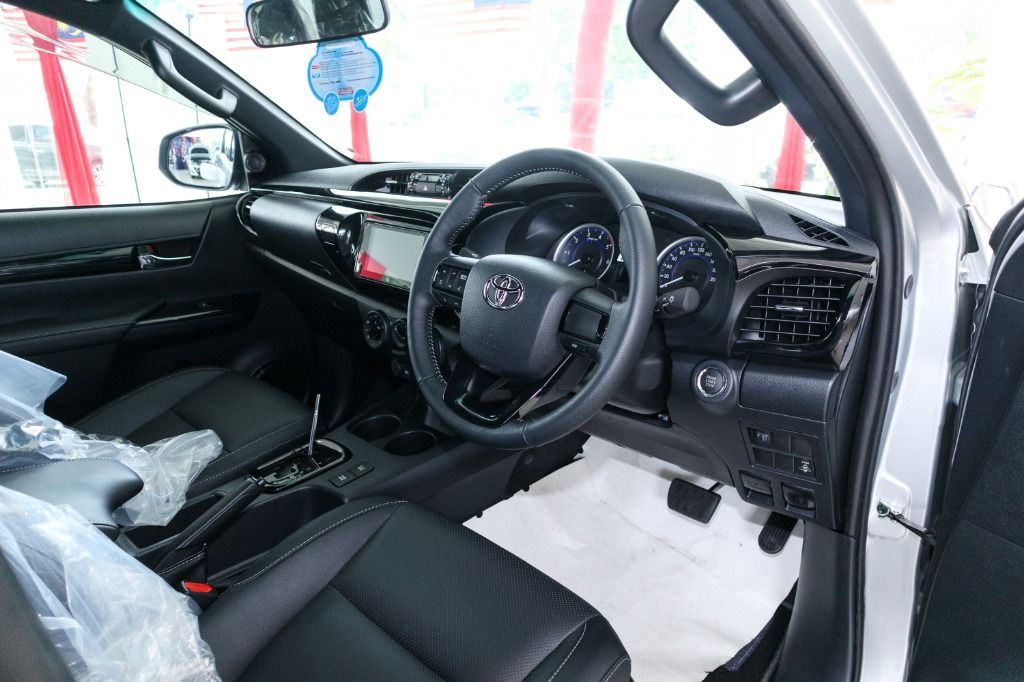 Toyota Hilux 2019 Interior 002