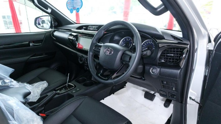 Toyota Hilux 2019 Interior 002