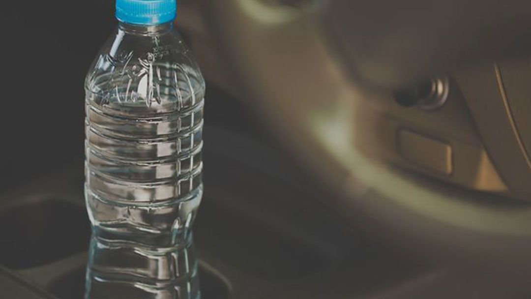 Simpan Botol Air Minum Kemasan di Mobil Bisa Memicu Kanker, Benar atau Hoax? 02