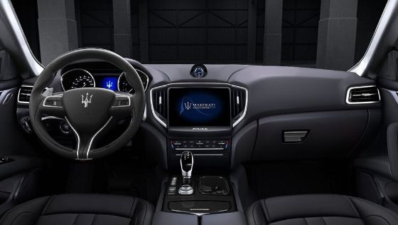 Maserati Ghibli 2019 Interior 001