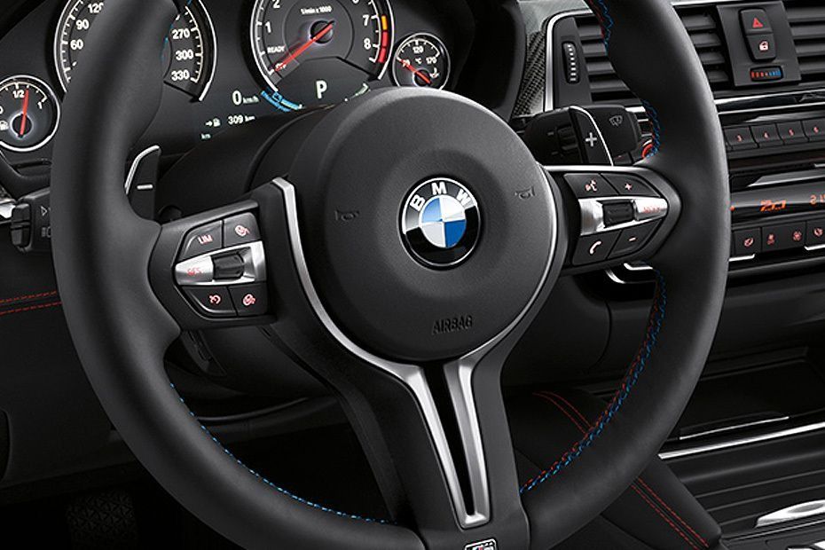 BMW M4 Coupe 2019 Interior 002