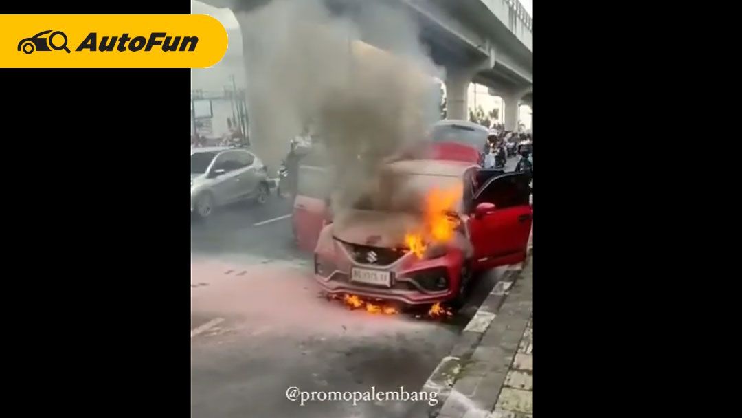 Serem! Suzuki Baleno Baru Keluar dari Dealer Ludes Terbakar di Palembang 01