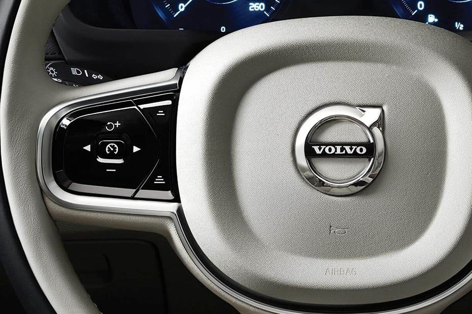 Volvo XC90 2019 Interior 003