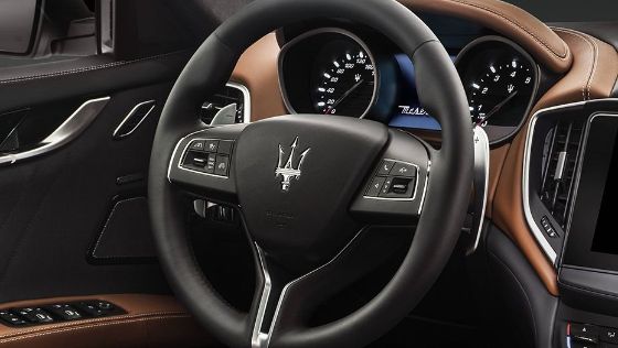 Maserati Ghibli 2019 Interior 002
