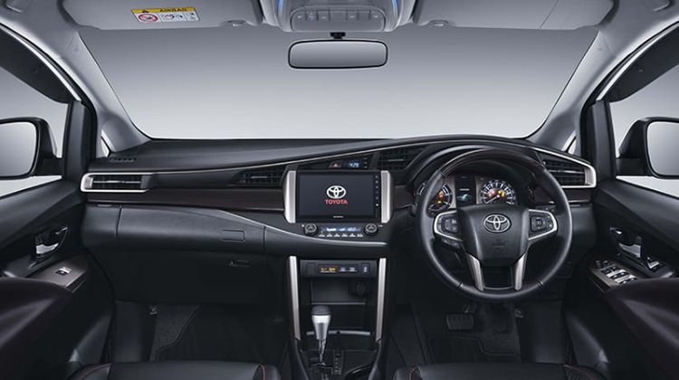 Toyota Kijang Innova Zenix Hybrid Bisakah Lebih Laris dari Innova Diesel?