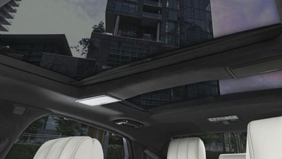 Jaguar XJ 2019 Interior 006