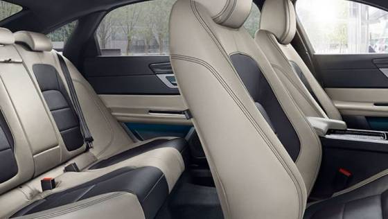 Jaguar XF 2019 Interior 012