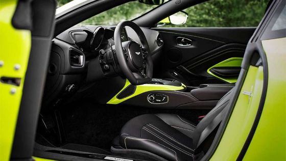 Aston Martin Vantage 2019 Interior 001