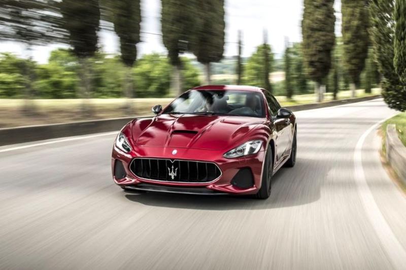 Overview Mobil: Peluncuran pada 2020-2021 Maserati Granturismo beserta harganya Rp3,960,000 - 3,500,000 dan daftar biaya cicilannya 02