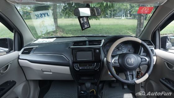 Honda Mobilio E CVT Interior 001