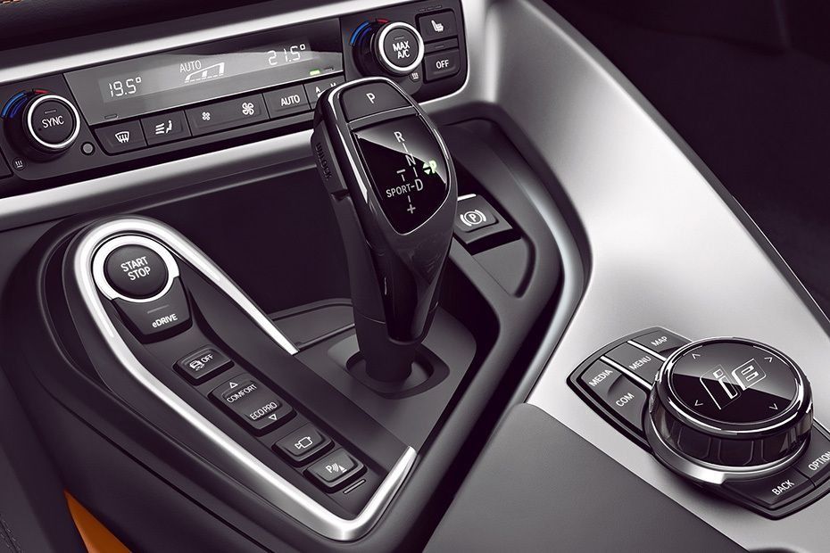 BMW I8 Coupe 2019 Interior 004