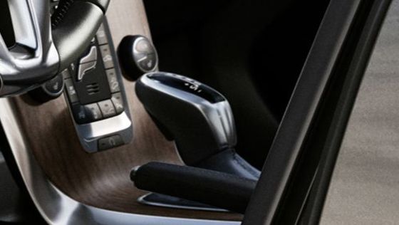 Volvo V40 Cross Country 2019 Interior 008