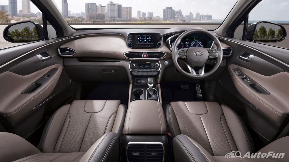 Hyundai Santa Fe 2019 Interior 001