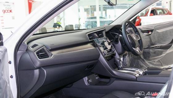 Honda Civic 2019 Interior 007