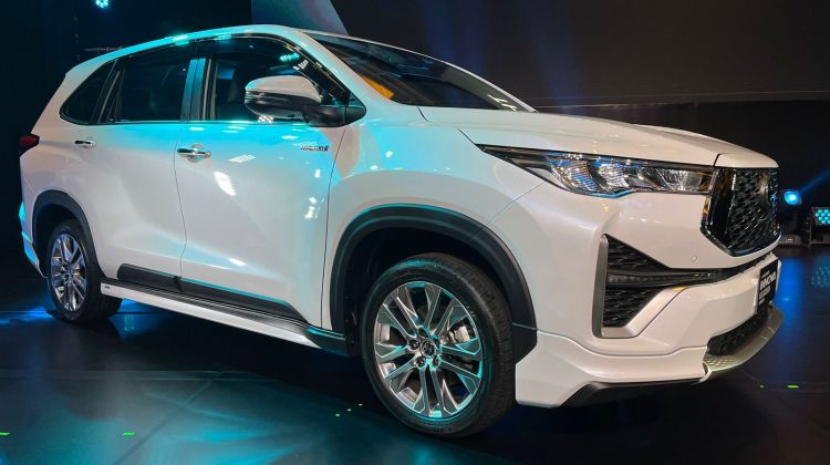 Bergaya Crossover, Toyota Kijang Innova Zenix Tipe V Mampu Ungguli Honda CR-V 2.0?