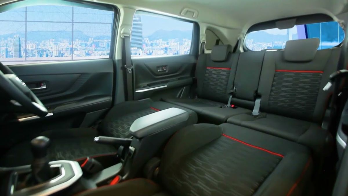 5 Hal Menarik di Daihatsu Xenia 1.3 R ADS, Paket Lengkap Low MPV Murah Buat Mudik 04