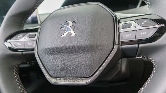 Peugeot 5008 2019 Interior 007