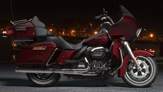 2021 Harley Davidson Road Glide Ultra Standard Warna 004