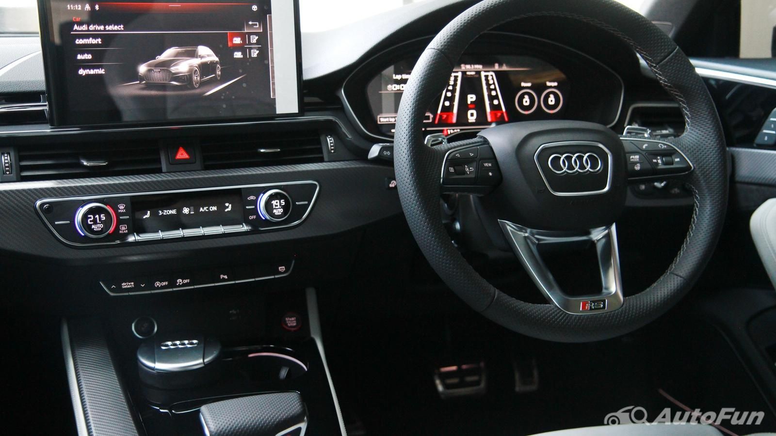 2021 Audi RS 4 Avant Interior 004