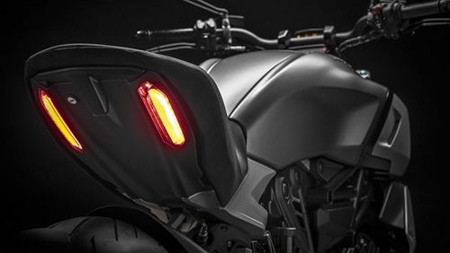 2021 Ducati Diavel Carbon Eksterior 009