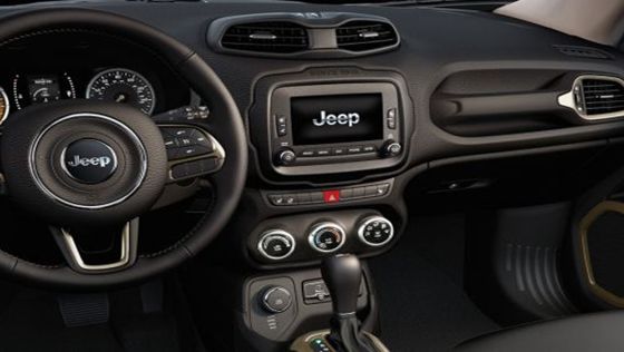 Jeep Renegade 2019 Interior 003
