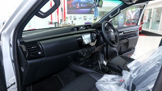 Toyota Hilux 2019 Interior 003