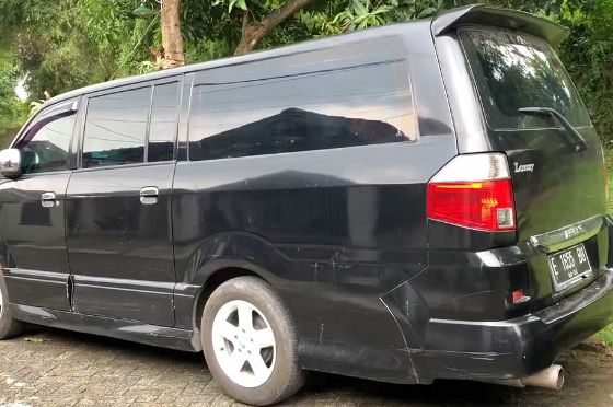 Hanya Ada 15 Unit di Indonesia, Suzuki APV Limousine Cocok Buat yang Punya Anak Banyak!