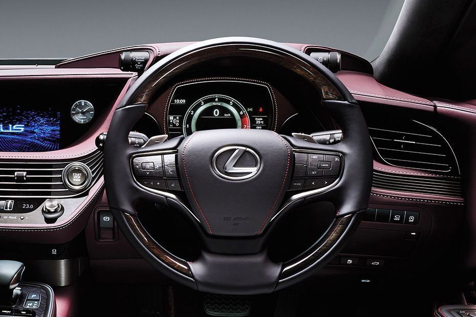 Lexus LS 2019 Interior 002
