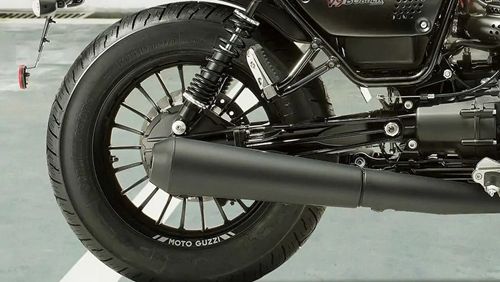 Moto Guzzi V9 Bobber Standard Eksterior 002