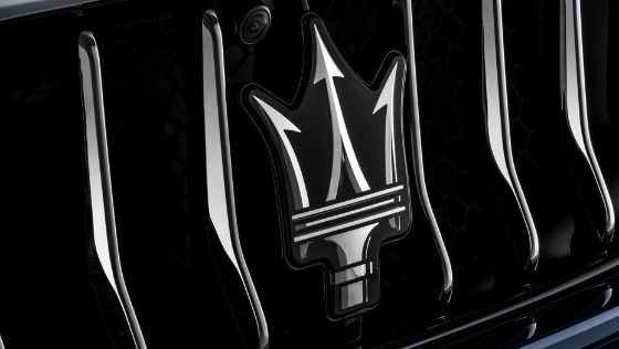 Maserati Quattroporte 2019 Eksterior 029