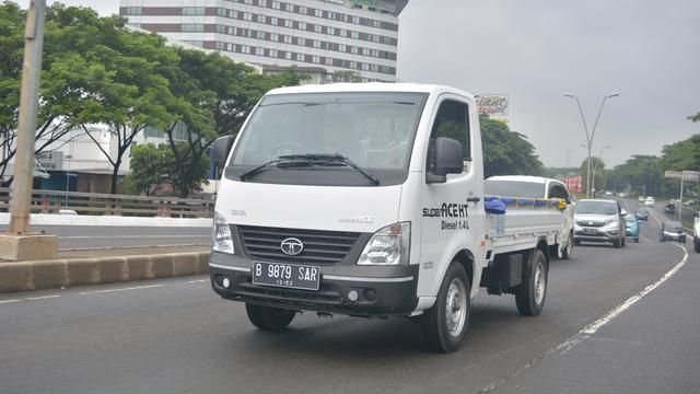 Adu Pick Up Diesel; Tata Super Ace Vs DFSK Super Cab, Mana yang Lebih Unggul?