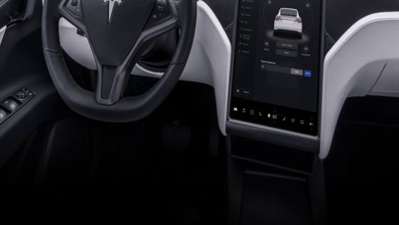 Tesla Model X 2019 Interior 001