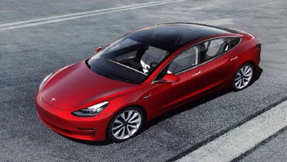 Tesla Model 3 2019 Eksterior 002