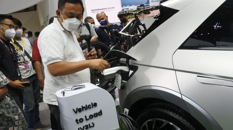 Hyundai IONIQ 5 Bisa Jadi Genset Darurat, Mampu Nyalakan Mesin Cuci Sampai Setrika